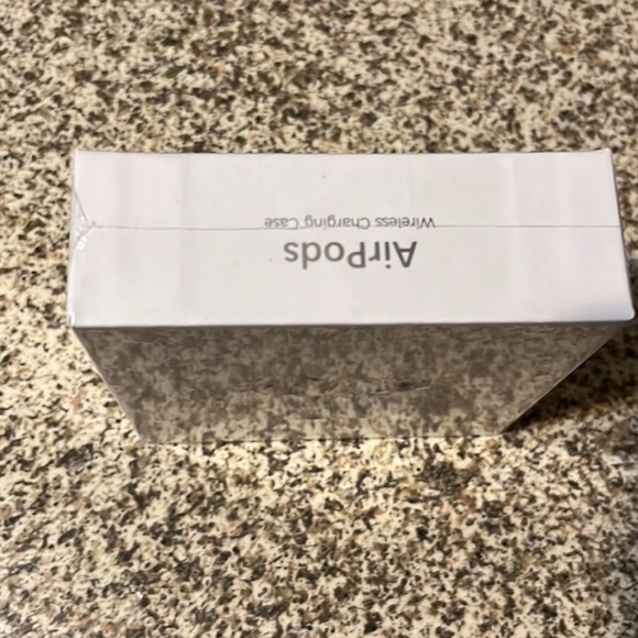 AirPod pros (2nd generation) - Picture 3 of 3